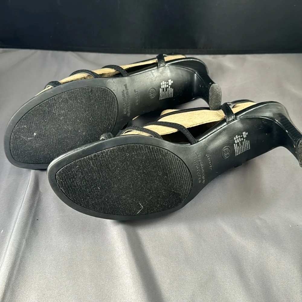 Fioni black strappy sandal with 3” heel size 9.5 W - Picture 6 of 6